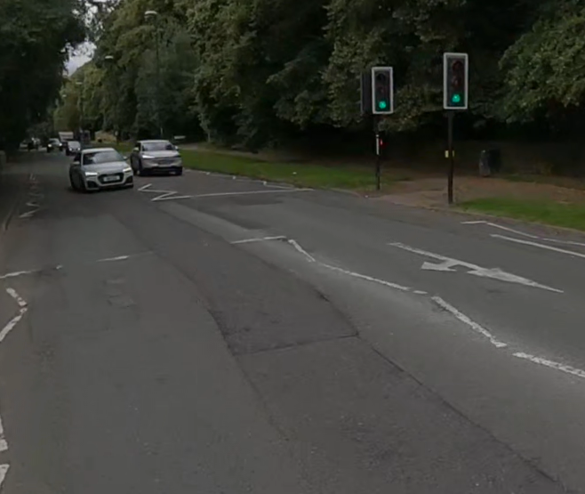 Tom_Pike's tweet photo. @SaferRoadsYorks Wish you could have a word with your neighbouring force over the border - submitted today to #OpSnap @DerbysPolice and it's a NFA (and yes, both cars are moving - the overtaking one is also speeding): https://t.co/tCFfPI2JEj