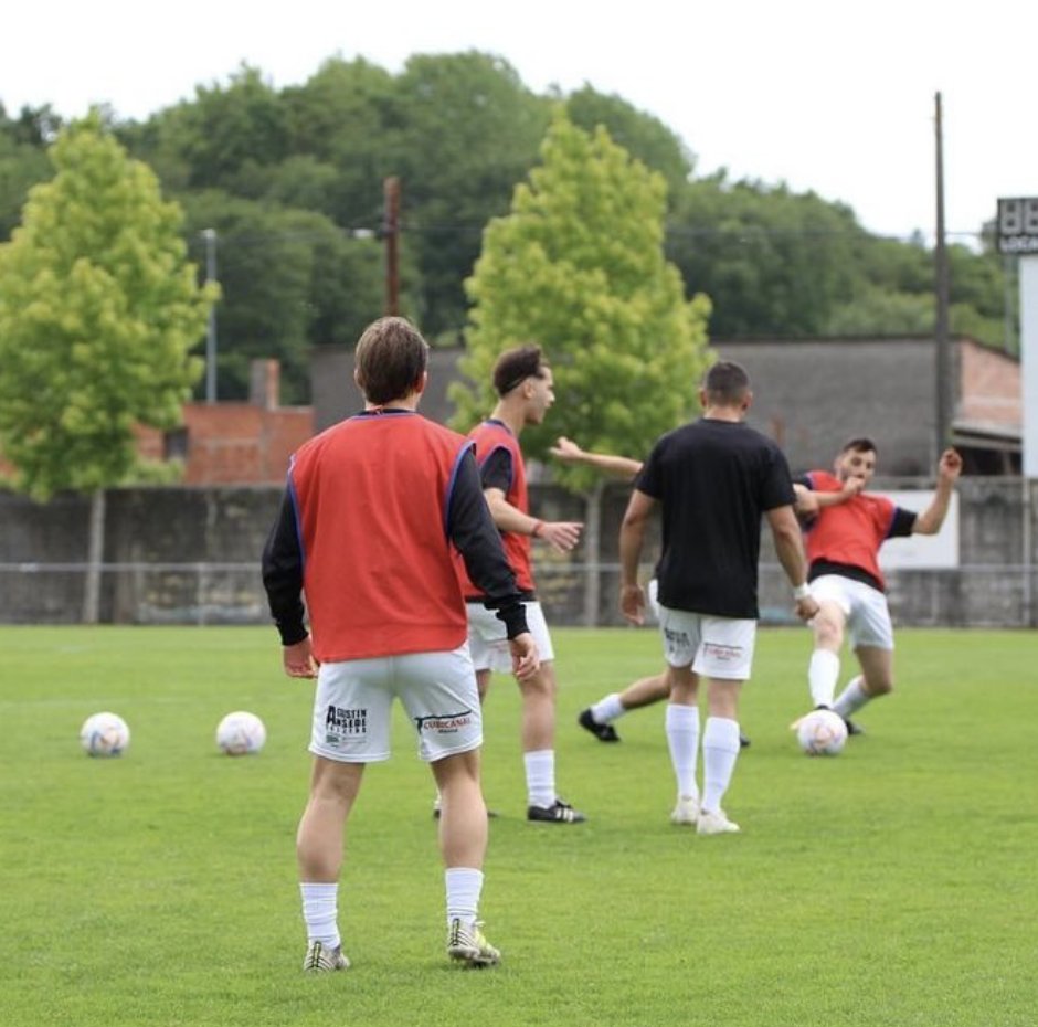 Xa non queda nada... 🔜⚽

... volta rodar o balón sobre o céspede do #SusoCruz! 

O #PrimeiroEquipo dará comezo a súa pretempada na tarde do vindeiro martes.

#éunsentimento🤍
