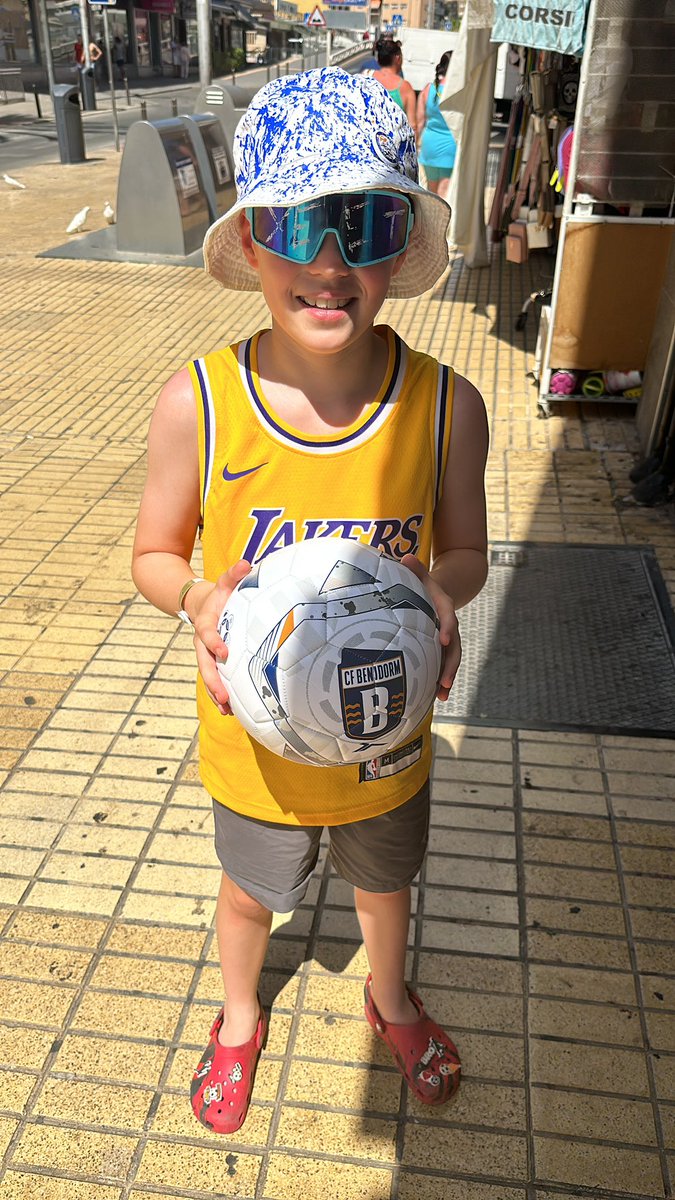 Nick_Kelly_83's tweet photo. @sthelenstownfc hat and @RCFBenidorm ball. Defo a future friendly match there! https://t.co/O3zSJESi70