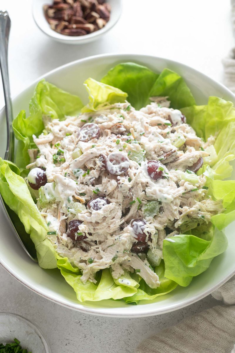 FlavortheMoment's tweet image. Sonoma Chicken Salad is packed with sweet and savory flavor and crunchy texture. It's an easy, high protein lunch that's great for meal prep! #highprotein #chickensalad #lunch flavorthemoments.com/lighter-sonoma…