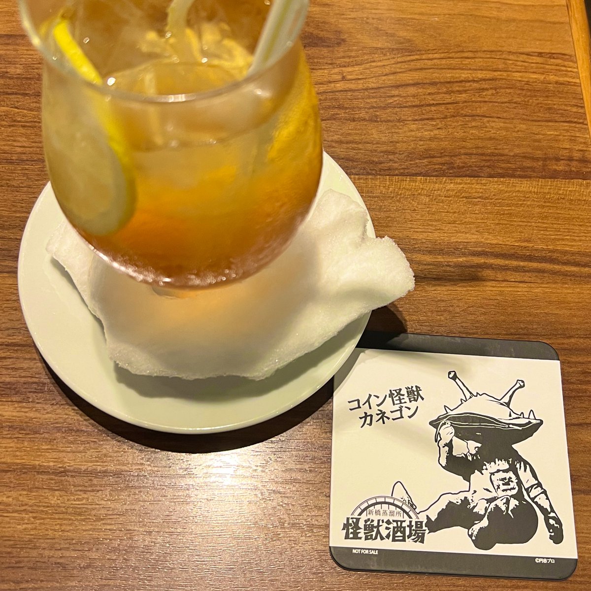 Atsu_m07's tweet photo. ウルトラマン見たことないけど店内で流れてる映像が思いの外楽しかったっ……
ジャミラとやらが元人間とは…怪獣奥が深い…………… https://t.co/Tq85uUiQ1K
