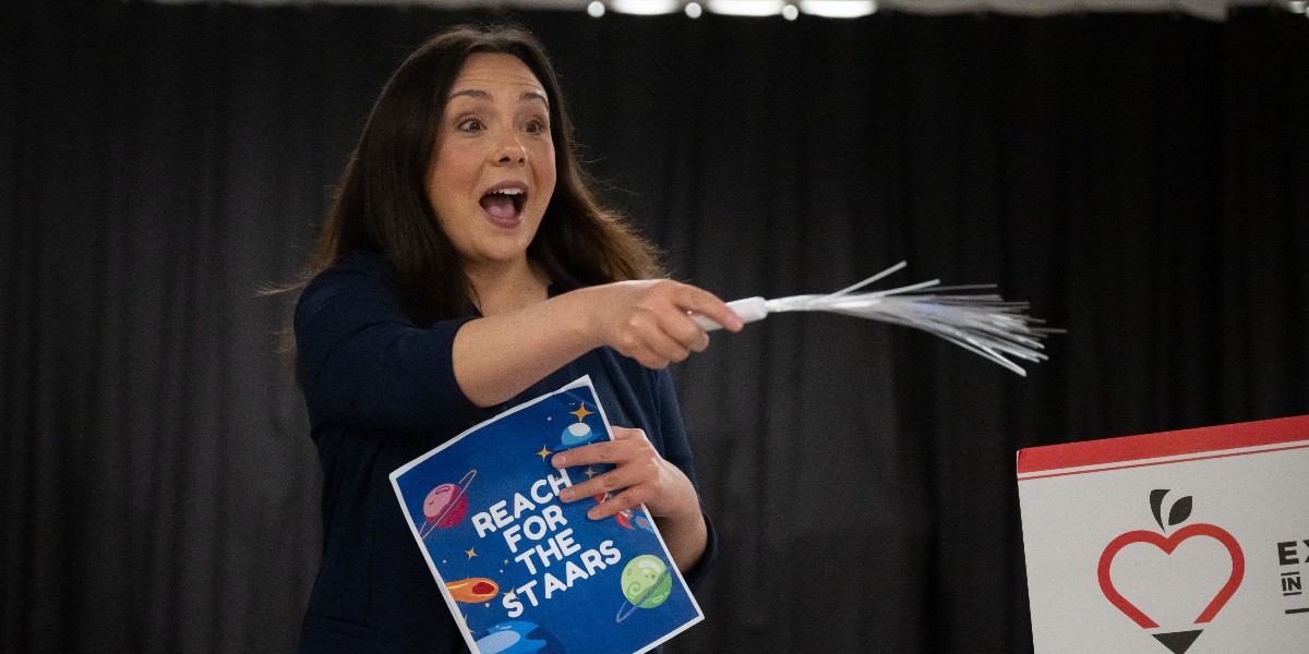 The H-E-B Education in Excellence Awards (EIE) program provides cash grants to finalists, winners, and their schools. Submit your application for the 2025 Awards today at heblovesteachers.com

📸: Past finalist and Spring Creek Elementary School Principal Teresa McCutcheon.