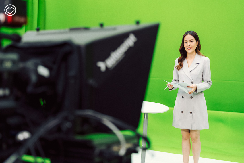 readthecloud's tweet image. คุยกับ เปิ้ล-กุลธิดา พงษ์แจ่ม เจ้าของช่อง Apple Kullathida ถึงการทำงานของผู้ประกาศข่าวที่ต้องรับมือสารพัดปัญหา ตั้งแต่อ่านข่าวผิด ลืมคิว จนถึงการทำคอนเทนต์เล่าเบื้องหลังจนมีผู้ติดตามนับแสน #PageMaker readthecloud.co/apple-kullathi…