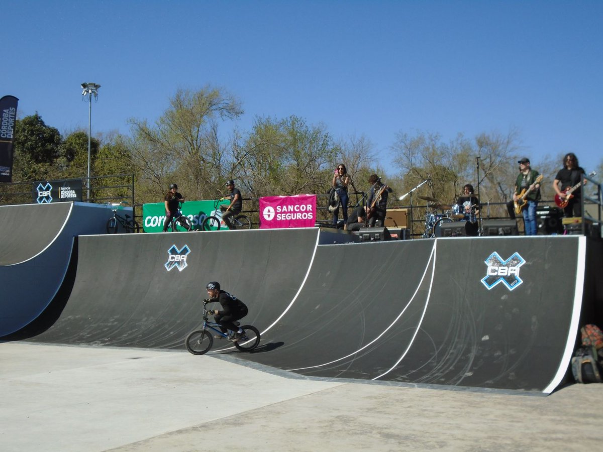 LaPanteraAugust's tweet photo. El gobierno cordobés financia circuitos de BMX y Skate hace más de 15 años, construyó varios skateparks en toda la provincia y hasta financio el acceso a las bicis, esto es un logro espectacular de una política que está súper abajo del radar https://t.co/QHuAbZQXJU
