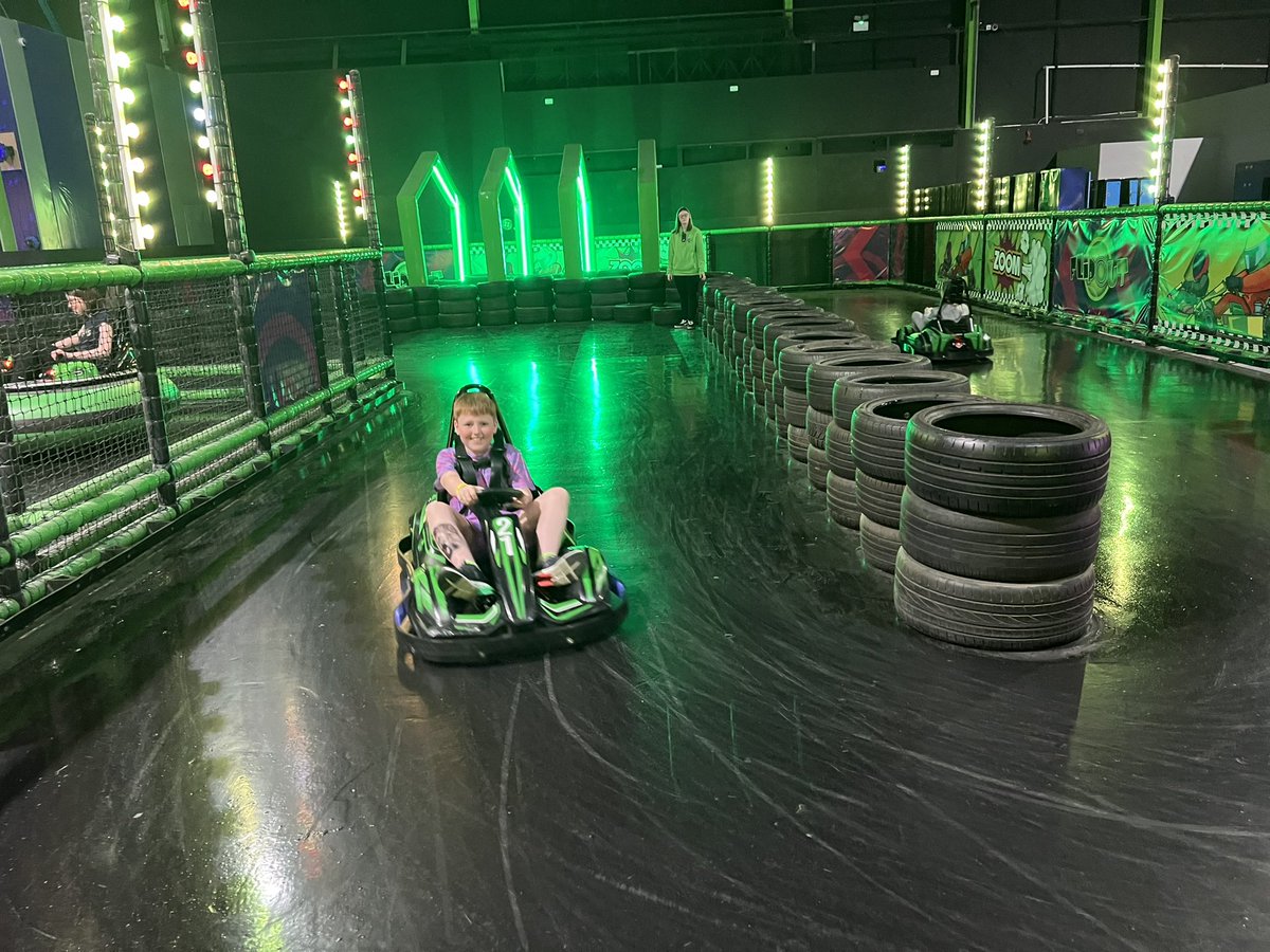 MarkKingRCF's tweet image. 🗓️DAY 14🗓️
KSS PARTNERS SUMMER PROGRAM 

🤩 Transitions Day 1 🤩
Loads of fun @flipoutglasgow 
Building strong relationships with our new pupils 😃✅
Breakfast and Lunch✅

@KnightswoodSec 
@RFC_Charity 
@Mollie_FARE 
@FARE_Scotland 
@jamie57539237 
@KSS_Partners