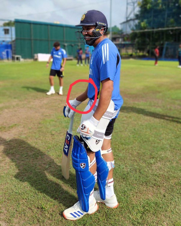 x_man078's tweet image. Weight loss karne ka RAMBAN treatment 
#GOLD #poojakhedkar vadapav 🫄