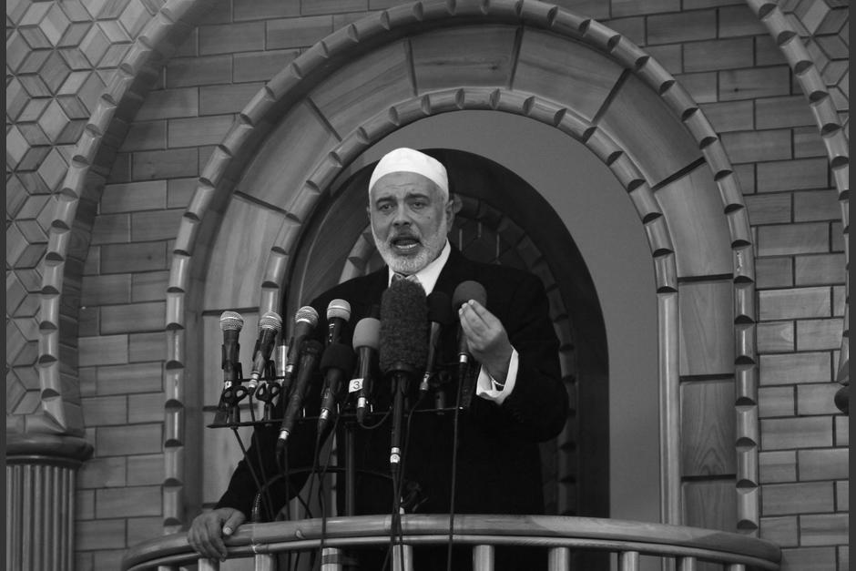 El líder de Hamás, Ismail Haniyeh, fue asesinado en Irán

La región en vilo tras el trágico asesinato de Ismail Haniyeh, líder de Hamás, en Irán. Un acto que podría desatar un conflicto sin precedentes.

Más información en el artículo.

bit.ly/46pWBBv