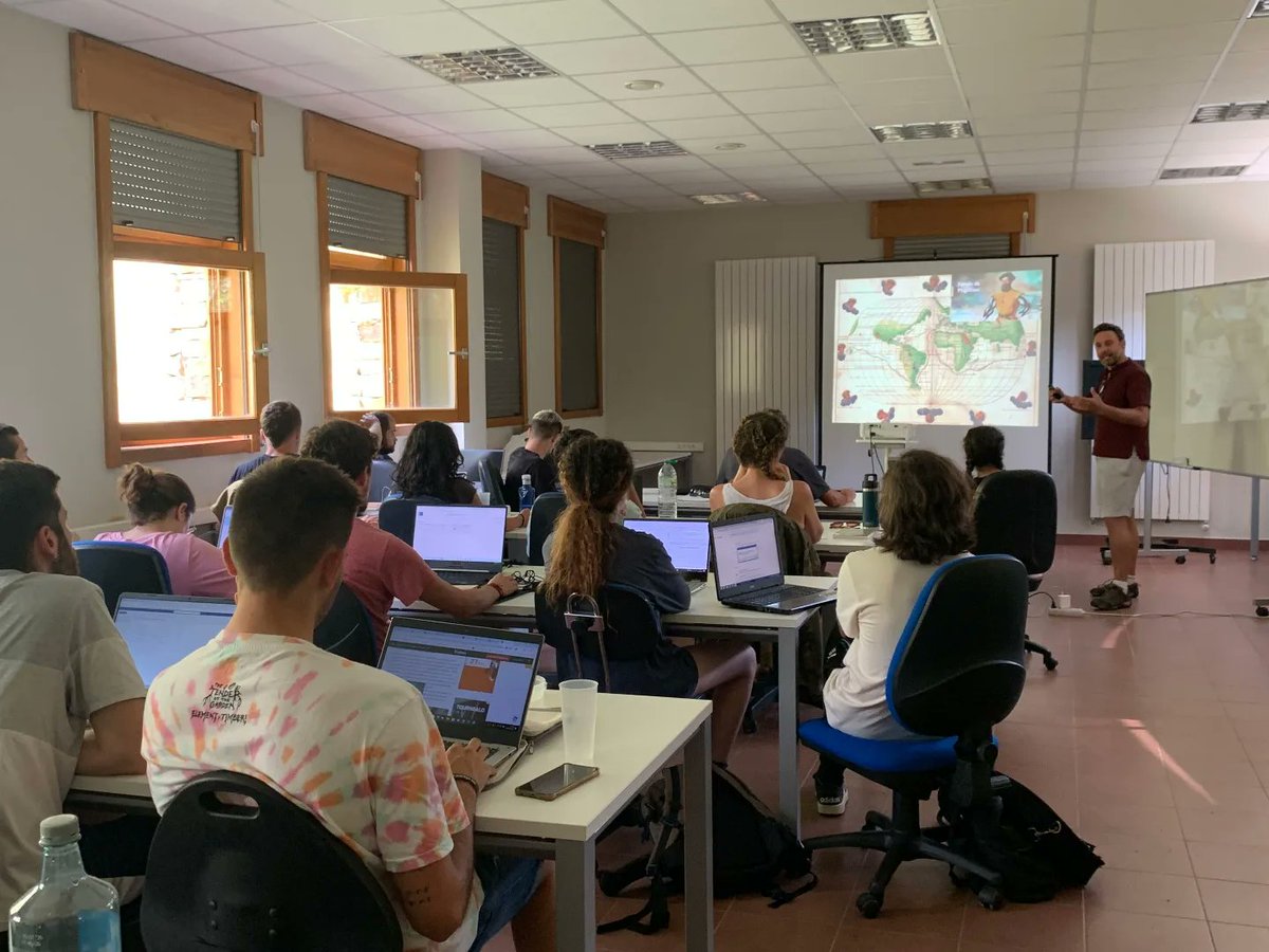 CourEcol's tweet photo. Día 2 ✅ Xornada moi diversa de mostraxes, tratamento de datos, clases teóricas e charlas! A pesar de todo, tamén tivemos tempo pa comer un pouco de bica de castaña 🌰 https://t.co/iMg1YN5Zhw