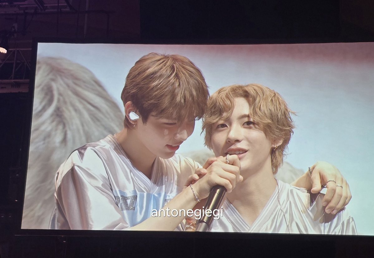 THIS IS A RENAISSANCE PAINTING…. THEIR HAIR BEHIND THEM LOOKS LIKE ANGEL WINGS…
