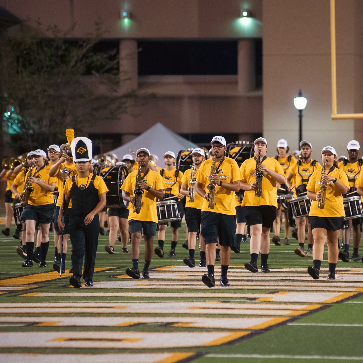 SouthernMiss's tweet image. If you can hear this photo, you’re a Golden Eagle fan 

📸 The Pride of Mississippi Marching Band