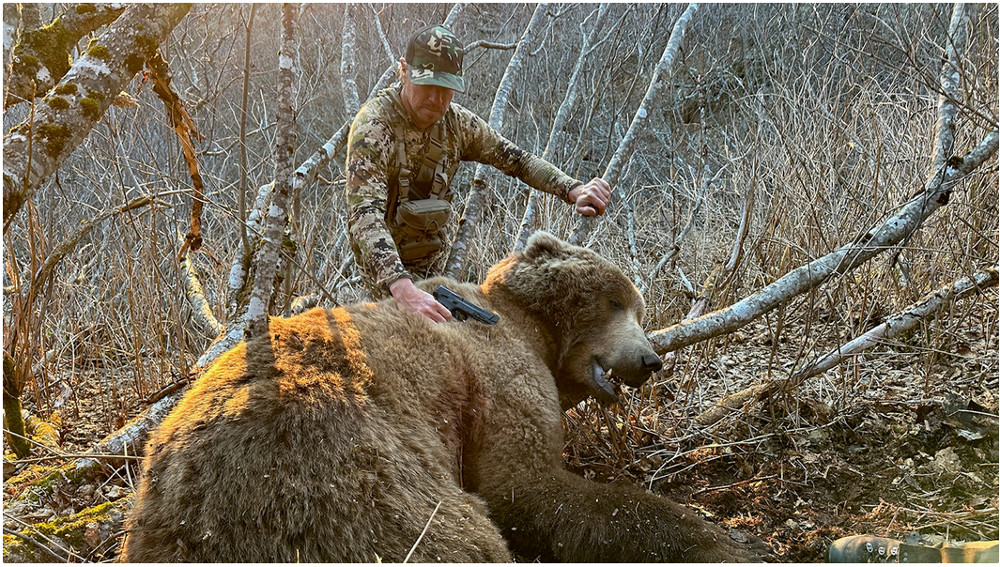 Hunt Ends in Ambush: Hunter Uses 10mm Pistol to Stop Bear Attack dlvr.it/TBJpT9