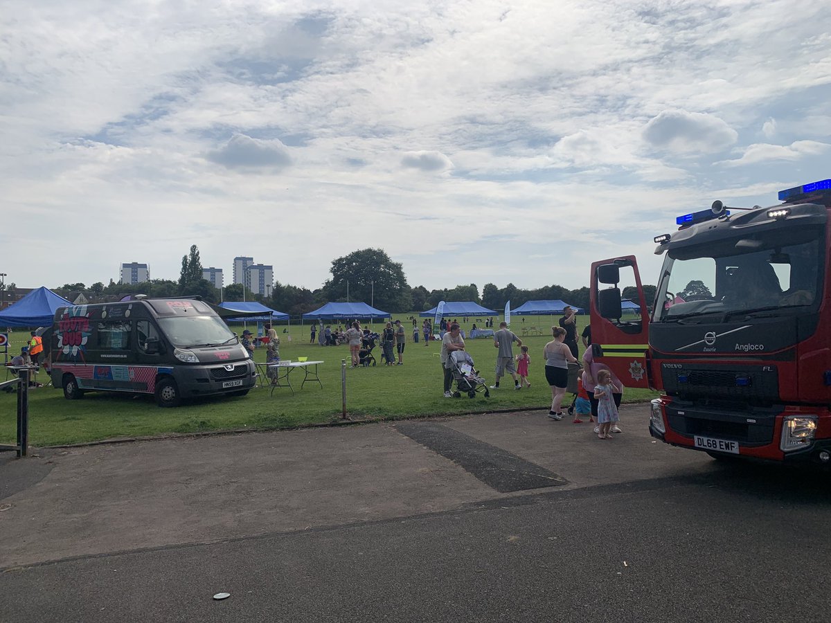 Bloxwich Fire Station (@wmfsbloxwich) on Twitter photo #WhiteWatch <a href="/WestMidsFire/">West Midlands Fire Service</a> supporting <a href="/HealthySpacesWC/">Healthy Spaces Team - Walsall Council</a> over at King George park Bloxwich. Great fun for all the family.
#WeAreWMFS #Bloxwich #WhiteWatch <a href="/WestMidsFire/">West Midlands Fire Service</a> supporting <a href="/HealthySpacesWC/">Healthy Spaces Team - Walsall Council</a> over at King George park Bloxwich. Great fun for all the family.
#WeAreWMFS #Bloxwich