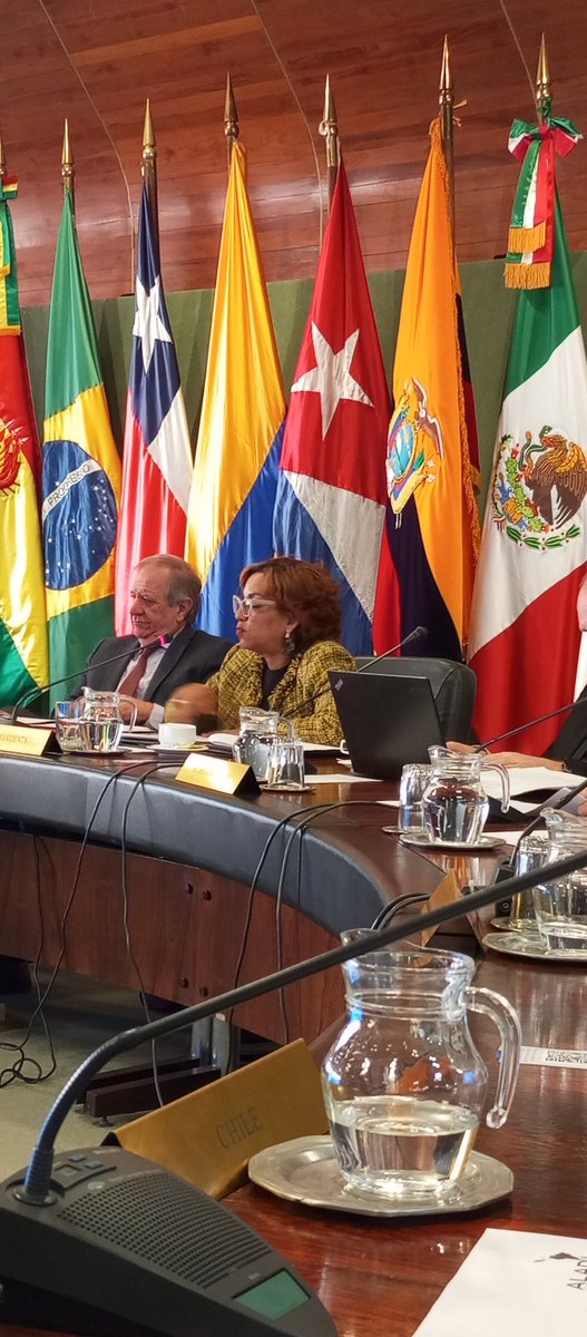 EmbaCubaUruguay's tweet photo. Representante Permanente de #Cuba 🇨🇺 ante @ALADI_SG @PopaDanel preside primera reunión del Comité de Representantes de la Asociación. Fueron presentadas las prioridades para el ejercicio de la Presidencia cubana. #CubaEnUruguay #IntegraciónRegional https://t.co/WQFeSrgIDj