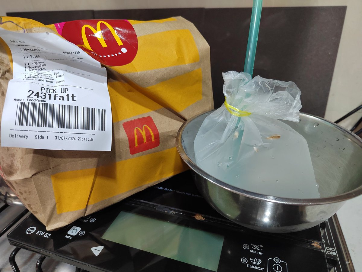 晚点直播铁拳8
赌局 输一场就买街霸6
等下边吃边直播
1030见～😋