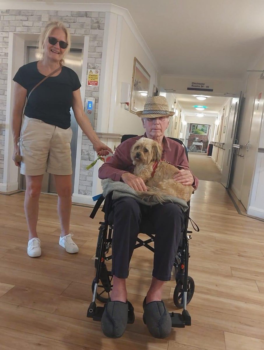 <a href="/AugustaCourt/">AugustaCourt</a> Our residents know how important it is to protect eyes 👀 and skin when out in the sun 🌞. 
Hats🧢👒 and sunglasses 🕶 are always available for them alongside the suncream🧴.
#sunshine #heat <a href="/AnchorLaterLife/">Anchor</a>