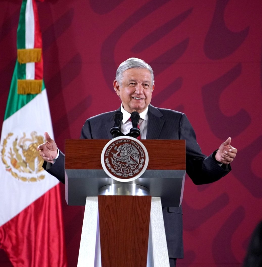 🇲🇽 AHORA: El pdte de Mexico, Lopez Obrador, confirmó que su país NO participará en la reunion de la OEA, y dice que las elecciones en Venezuela fueron TRANSPARENTES.
Nunca olviden a éste miserable que apoyó las revueltas terr0ristas en Perú, y hoy apoya la dictadura Chavista