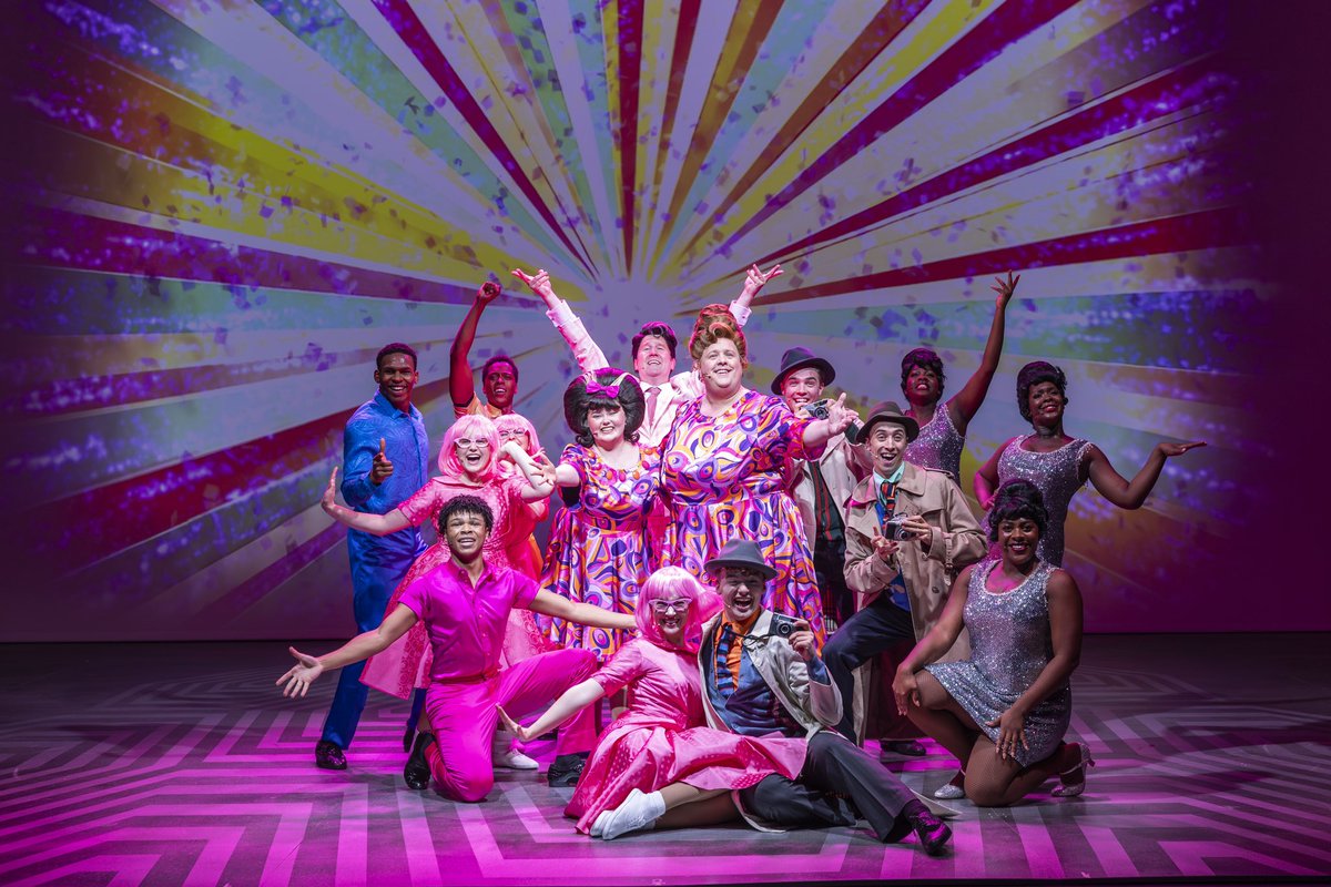 Box Office Radio (@boxofficeradio) on Twitter photo *REVIEW* - “Even better and brighter!”
Read <a href="/bev_harri5/">Beverley Harris</a> ‘s review of <a href="/HairsprayUKTour/">Hairspray UK Tour</a> at <a href="/theCentre/">Wales Millennium Centre</a> here:
boxofficeradio.co.uk/hairspray *REVIEW* - “Even better and brighter!”
Read <a href="/bev_harri5/">Beverley Harris</a> ‘s review of <a href="/HairsprayUKTour/">Hairspray UK Tour</a> at <a href="/theCentre/">Wales Millennium Centre</a> here:
boxofficeradio.co.uk/hairspray