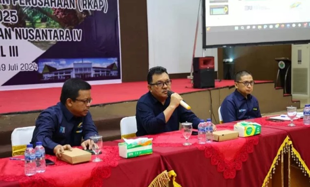 TrcRiau's tweet photo. PTPN IV Regional 3 Unggul Digitalisasi-Mekanisasi, Target Harus Challenging Achievable Reasonable https://t.co/bHDhsxwRPQ https://t.co/9aaR5niawe