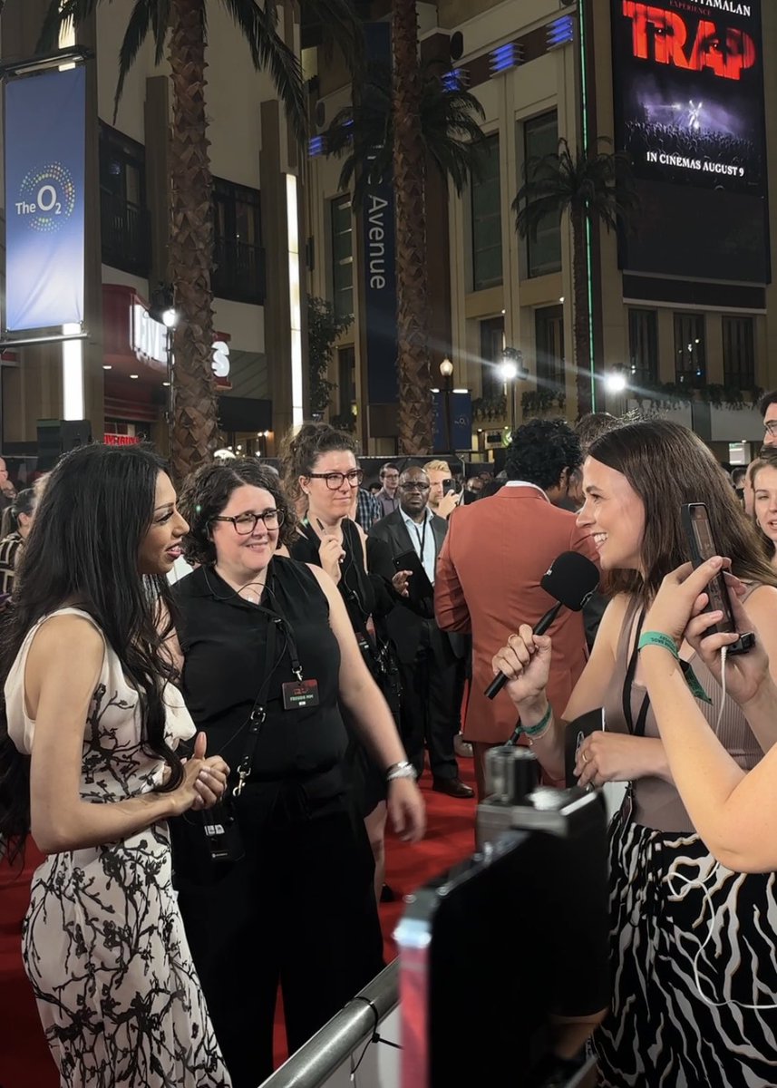 EsmeTodd's tweet image. Interviewing on the red carpet for the first time!!! Big goal ticked off here ✔️ 🤩✨🫶🏻🥳 content on @filmseal_ on insta and TikTok ! #presenter #interviewer #TrapMovie