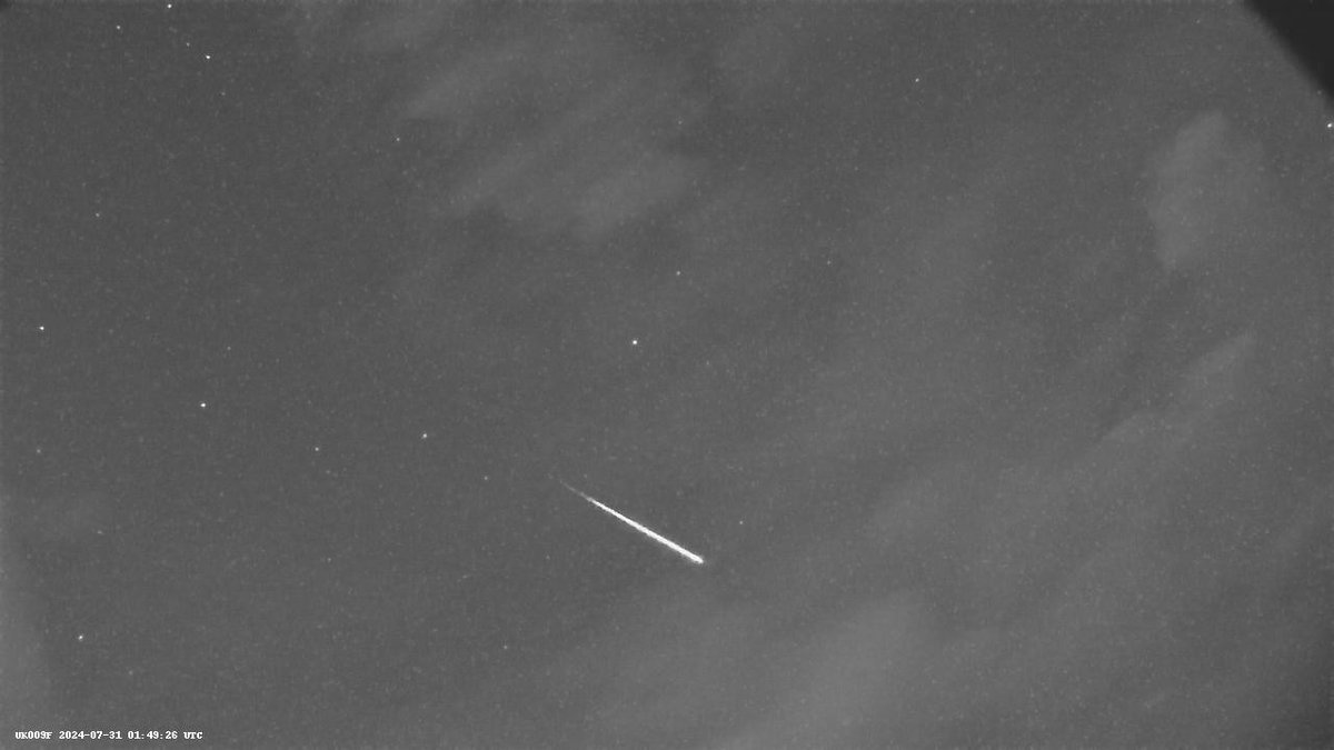 callump (@callump) on Twitter photo A couple of bright meteors last night - one sporadic (mag -2.21) and one Perseid (mag -0.55) 4 other Perseids captured. #Rousay #Orkney <a href="/ukmeteornet/">ukmeteornetwork</a> A couple of bright meteors last night - one sporadic (mag -2.21) and one Perseid (mag -0.55) 4 other Perseids captured. #Rousay #Orkney <a href="/ukmeteornet/">ukmeteornetwork</a>