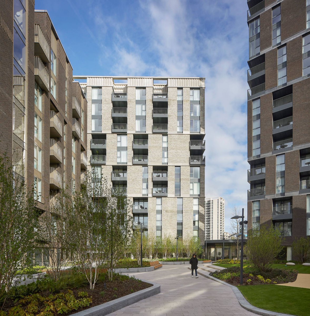 Thrilled to share news of the completion of Author King’s Cross, a mixed-use development designed by David Morley Architects, Feilden Clegg Bradley Studios, and Haptic Architects for Related Argent.

davidmorleyarchitects.co.uk/project-news/a…

#masterplan #kingscross #regeneration #architecture