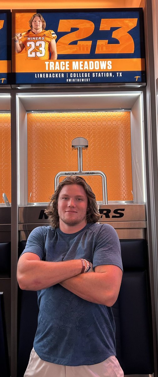 Fall Camp, Year 1 - Day 1
New locker room is AMAZING!!!

Picks up, Thumbs down
🤙🏻🤙🏻⛏️⛏️👎🏻👎🏻🔷🔶