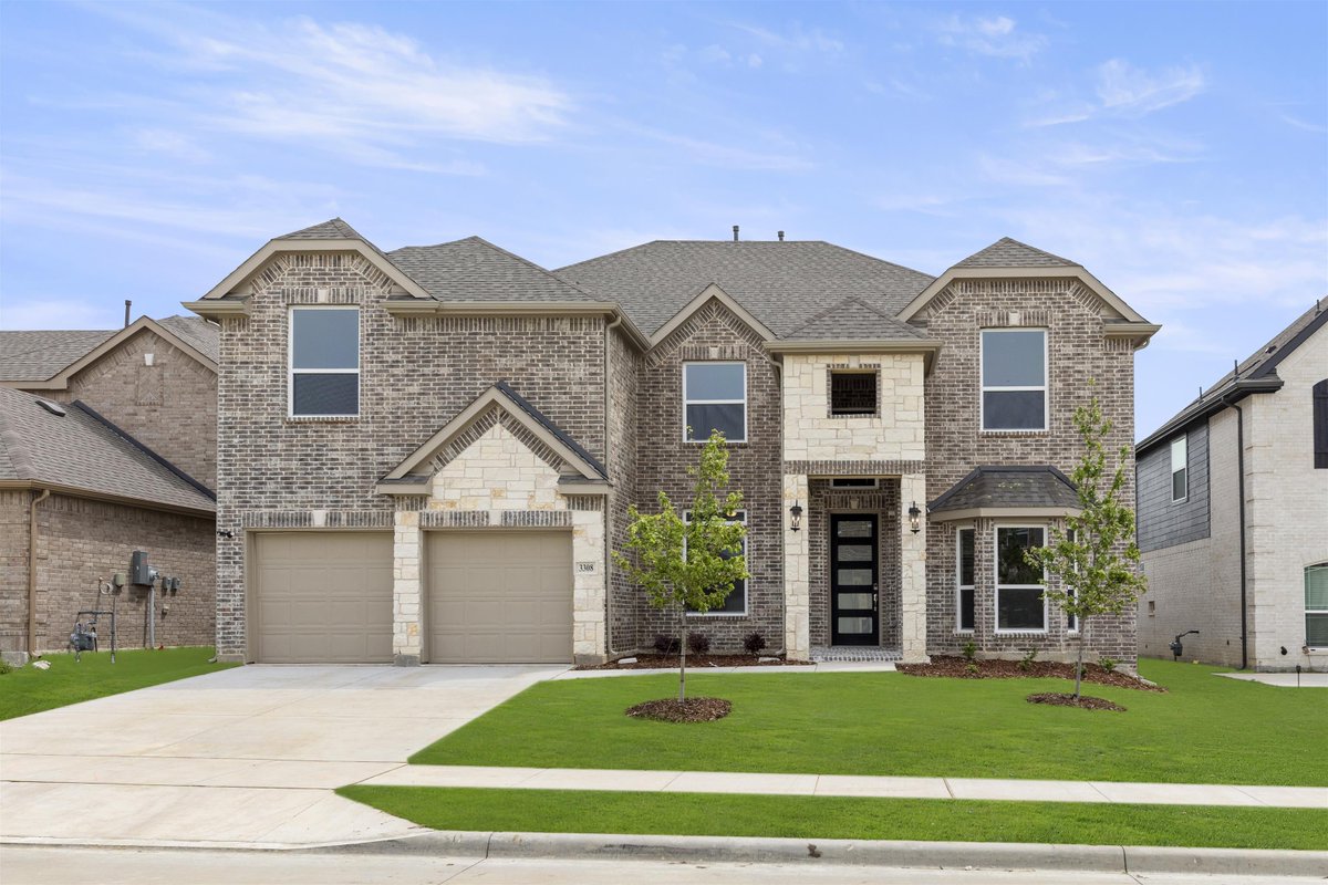 RealFirstTexas's tweet image. 🏡 LAST CHANCE ALERT! 🏡

Our final gem at the stunning Bluewood Community in Celina, TX, is waiting for you! With breathtaking water views and a newly reduced price, this dream home could be yours for just $759,750—that's nearly $30K OFF! PLUS, you'll get up to $20K to use...