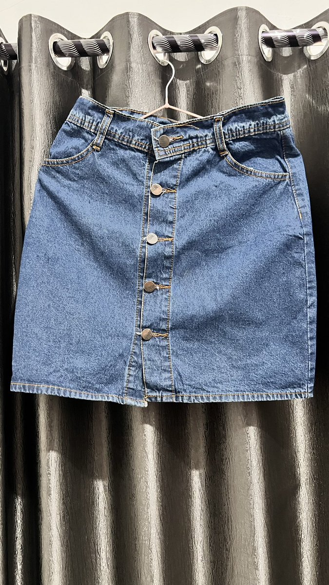 thebest_kareen's tweet image. [WTS Preloved Rok Mini Denim]
Size : 29
Preloved : 50k ✅ boleh nego
No brand. Panjang di atas lutut

Dijual karena sudah nggak muat ❗️
Cuma dipake 1x pas photoshoot

Bisa CO lewat oren ya 😊

#wtsrok #prelovedrok #prelovedmurah #wtbrok #rokdenim #rokmini