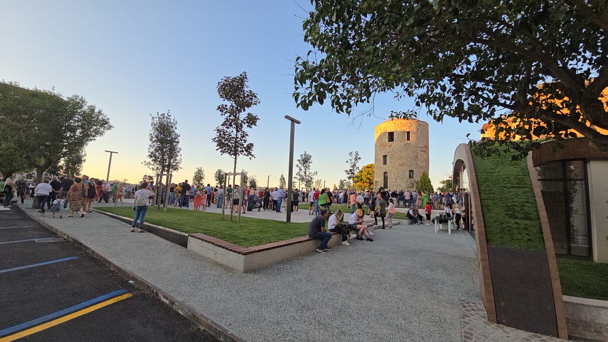 BasilicataGusto's tweet photo. Inaugurazione Torre Guevara a Potenza, ieri 30 luglio 2024
L'amore per il nostro territorio passa anche dalla valorizzazione di ciò che abbiamo ❤️
#basilicatagusto #lAtlanteDelleEccellenzeNascoste #Basilicata #visitbasilicata https://t.co/keQiPx5cIN