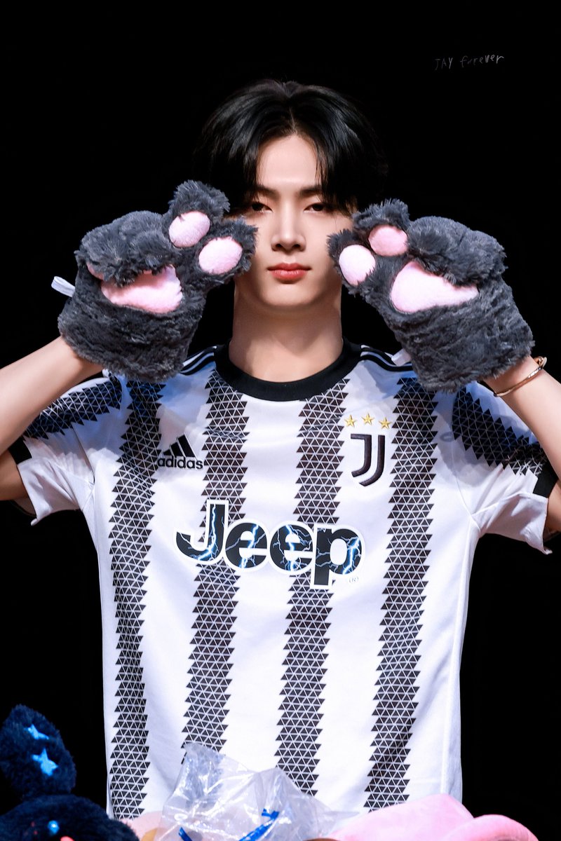 240731 BDM Fansign
.
.
.
#JAYalways
#JAY #제이 #종성 #ジェイ
#엔하이픈 #ENHYPEN #エンハイプン