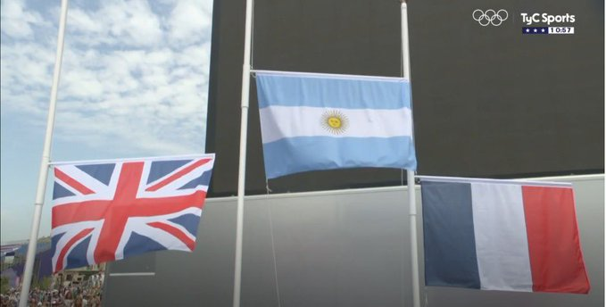 PERIODlSTAPERON's tweet photo. Ostentando sublime majestad https://t.co/PnnTfhRNLN