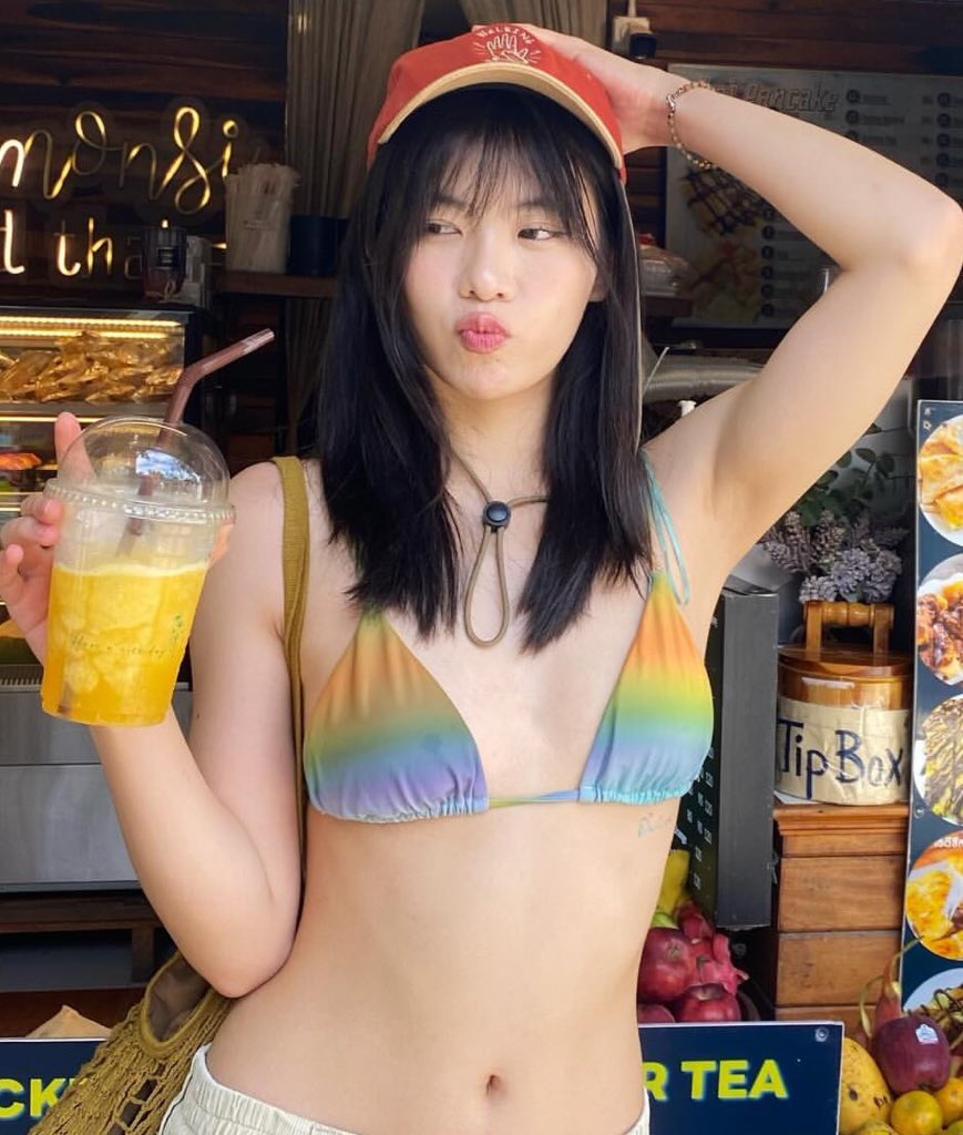 lovenomxher's tweet image. พี่ V เอาเรื่อง สะดือ นม แร้ เสียวๆ น้ำเดินเลย 🥵💦