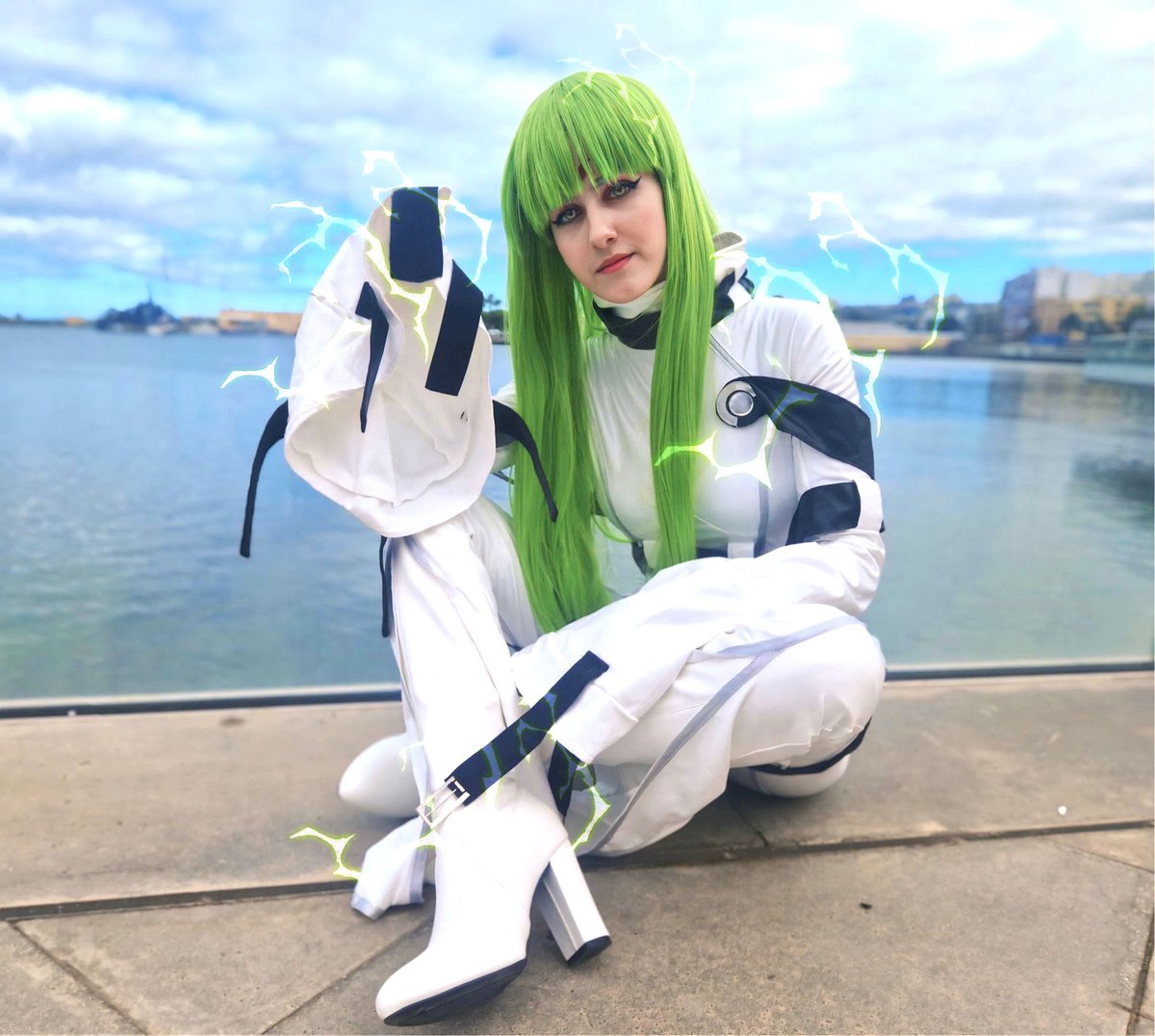 Dakiyumecosplay's tweet image. “Las lágrimas falsas pueden herir a otras personas, pero las sonrisas falsas son capaces de herir a uno mismo”

- C.C, Code Geass - 💚✨

📸: jorge_photography5 (ig)
Edit: miiyamr (ig) and me &amp;lt;3

#cc #cccodegeass #codegeass #cccosplay #codegeasscosplay #anime #manga #cosplayer