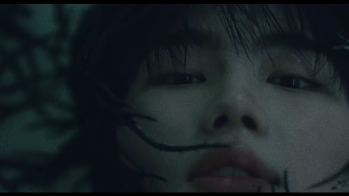 jiwoongiez's tweet image. ITS LIKE THESE SCENES ARE STRAIGHT FROM A HORROR MOVIE