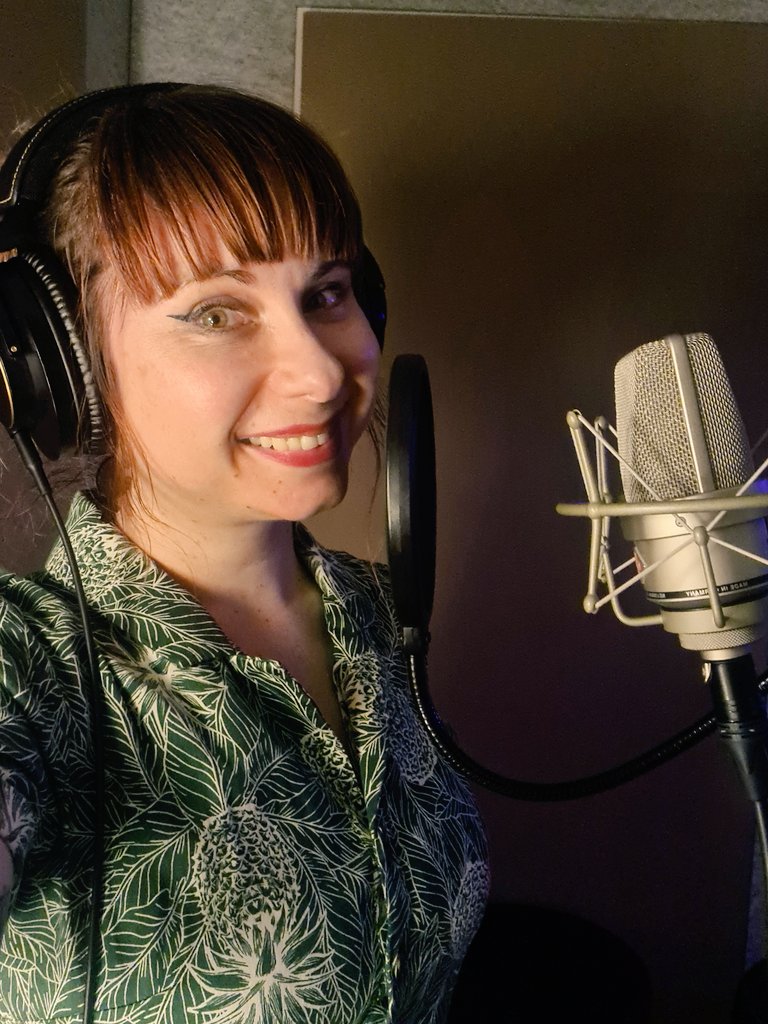 annaspookygal's tweet photo. My first audition in studio and in my native language. Core memory unlocked #voiceactor #multilingualvoiceactor #voiceover https://t.co/UNvTLPuEDU