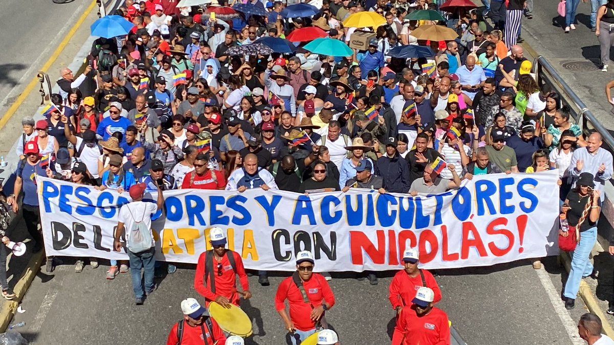 Minpescave2's tweet photo. #Venezuela | Fuerza trabajadora junto al pueblo pescador y acuicultor se moviliza en defensa de la Paz y Soberanía de la nación. 

¡Pescar es Vencer!

@NicolasMaduro 
@Jcloyo 
#VenezuelaEsPaz https://t.co/lkcVaFa2Rd