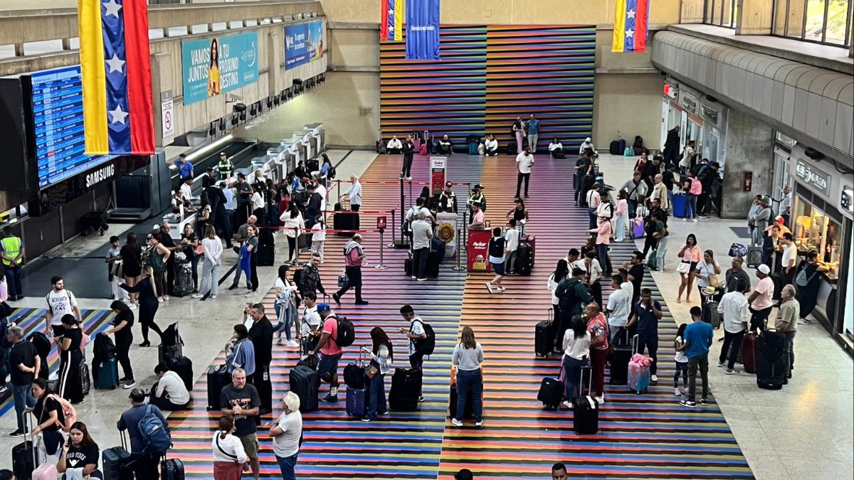 Aeropuerto de Maiquetía mantiene operatividad al 100% dlvr.it/TBKVRJ