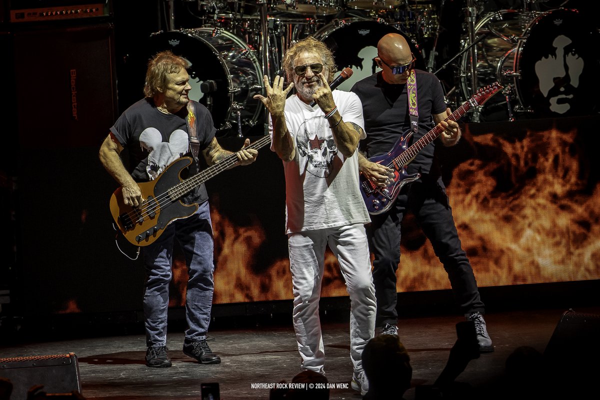 NERockReview's tweet image. Sammy Hagar

The Best of All Worlds Tour  featuring Michael Anthony, Joe Satriani and Jason Bonham

Xfinity Center | July 26, 2024

MANSFIELD, Mass. - Summer Nights and Sammy Hagar orchestrating a performance of Van Halen classics and so much more were on tap for this stop on The…