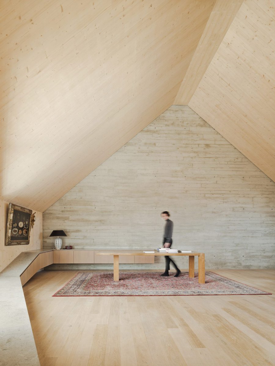 R11 LOFT EXTENSION 👉 ow.ly/EWMO50QvKTO

Arquitectura: Pool Leber Architekten 📸 Brigida González
#Arquitectura #Arquitecturademadera #MaderayConstrucción