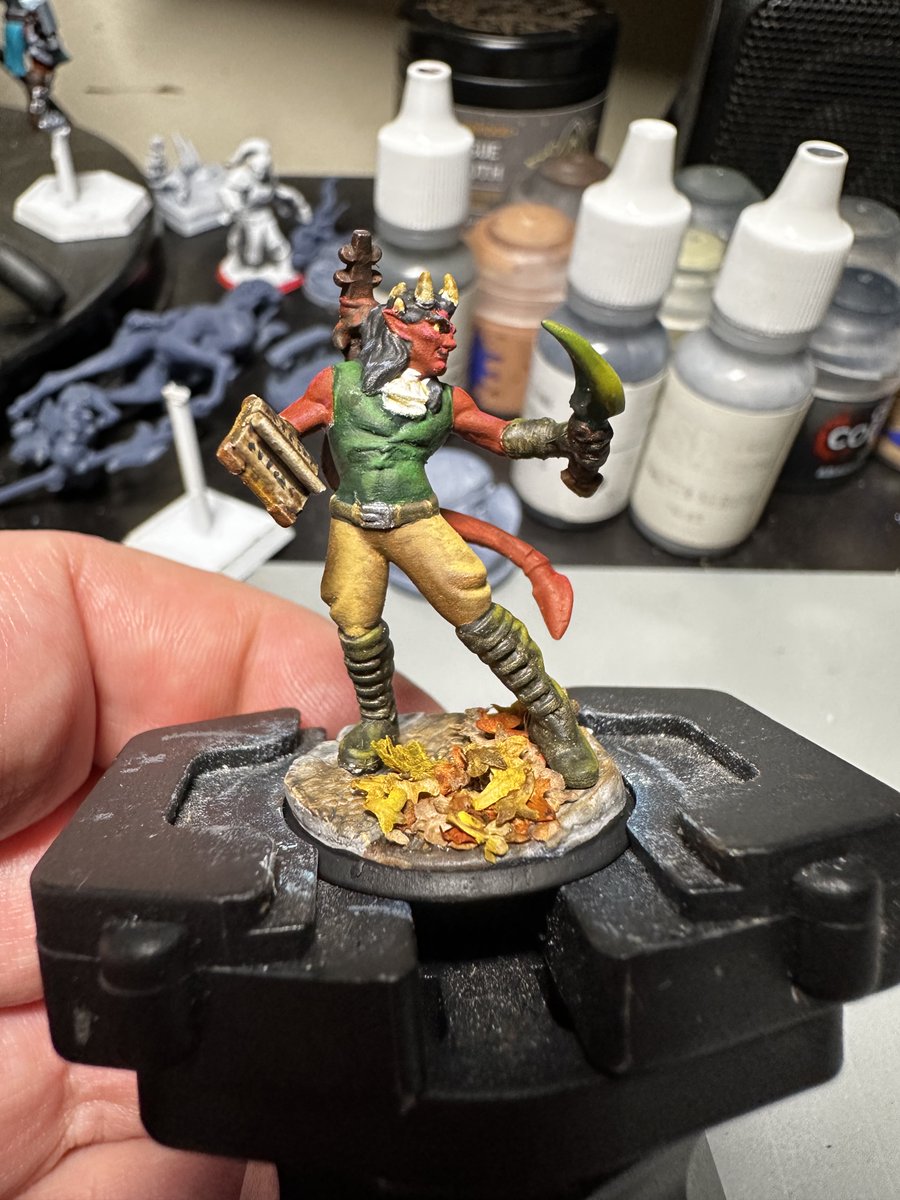 PSchlamazzle's tweet photo. Finished Sokare’ Garmas, our #CommunityCharacterBuild. Join me at https://t.co/RcdMyZpXMG to watch.

#spacemarines #epicencounters #steamforgedgames #miniatures #gamesworkshoppaints #scale75paints #paulyschlamazzle #eldritchfoundry https://t.co/27MGKSBM9h