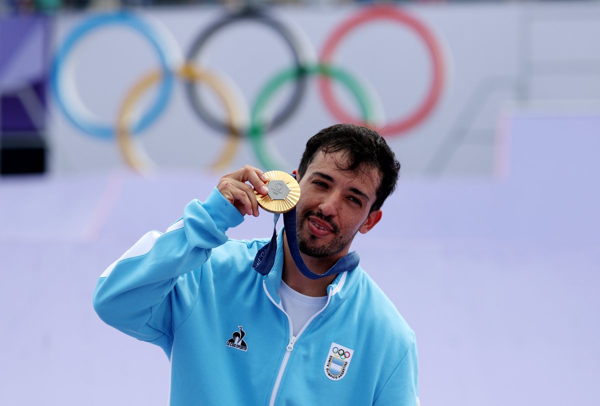 VSportsTM's tweet photo. "Quiero volver a Córdoba y salir a bicicletear con toda la gente para mostrar la medalla. No es solo mía, es absolutamente de todos".

🗣️ José "Maligno" Torres, medalla dorada en los #JuegosOlímpicos 🇦🇷❤️ https://t.co/LWOBHglaAp