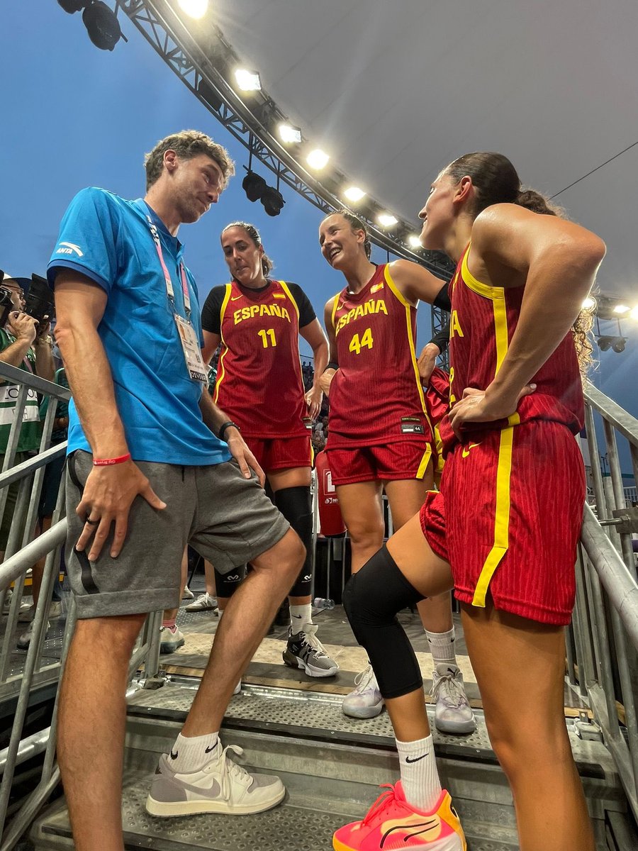 Con el equipazo del 3x3!!!!! Segundo partido y segunda victoria, enhorabuena!!! 🔥🔥🔥
