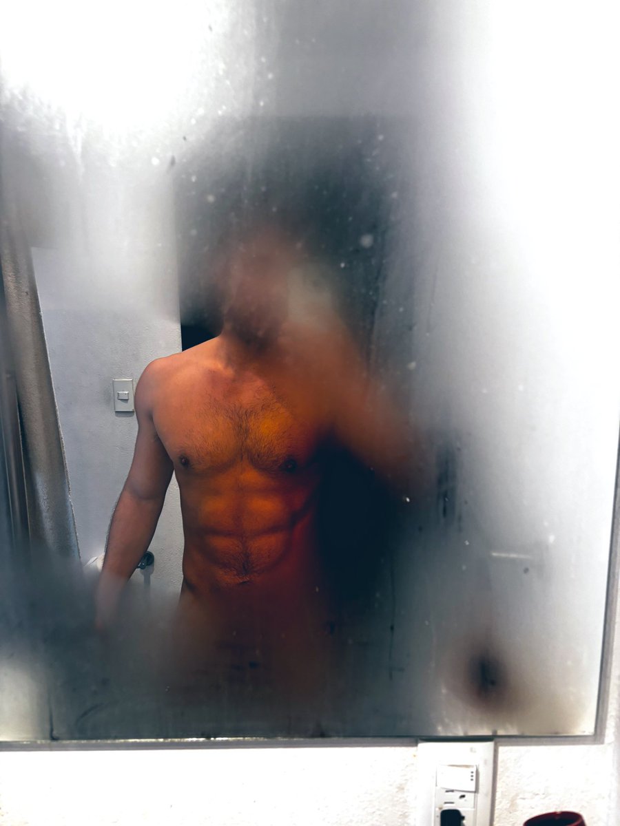 Cesarparker0's tweet photo. 🚿 https://t.co/qmKk9BFDaQ