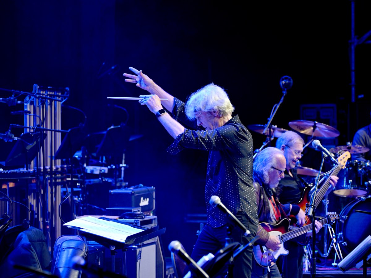 Stewart Copeland (@copelandmusic) on Twitter photo #PoliceDerangedForOrchestra is coming to Weimar’s Kunst Fest this summer!
23 August. Don't be late!
Featuring the wonderful voices of <a href="/LaiseSanches/">Laise Sanches</a> #RaquelBrown <a href="/SarahJaneMusiq/">JARAHSANE</a> and all under the masterful baton of <a href="/eoutwater/">Edwin Outwater</a> <a href="/hppolyarts/">Polyarts</a> #PoliceDerangedForOrchestra is coming to Weimar’s Kunst Fest this summer!
23 August. Don't be late!
Featuring the wonderful voices of <a href="/LaiseSanches/">Laise Sanches</a> #RaquelBrown <a href="/SarahJaneMusiq/">JARAHSANE</a> and all under the masterful baton of <a href="/eoutwater/">Edwin Outwater</a> <a href="/hppolyarts/">Polyarts</a>