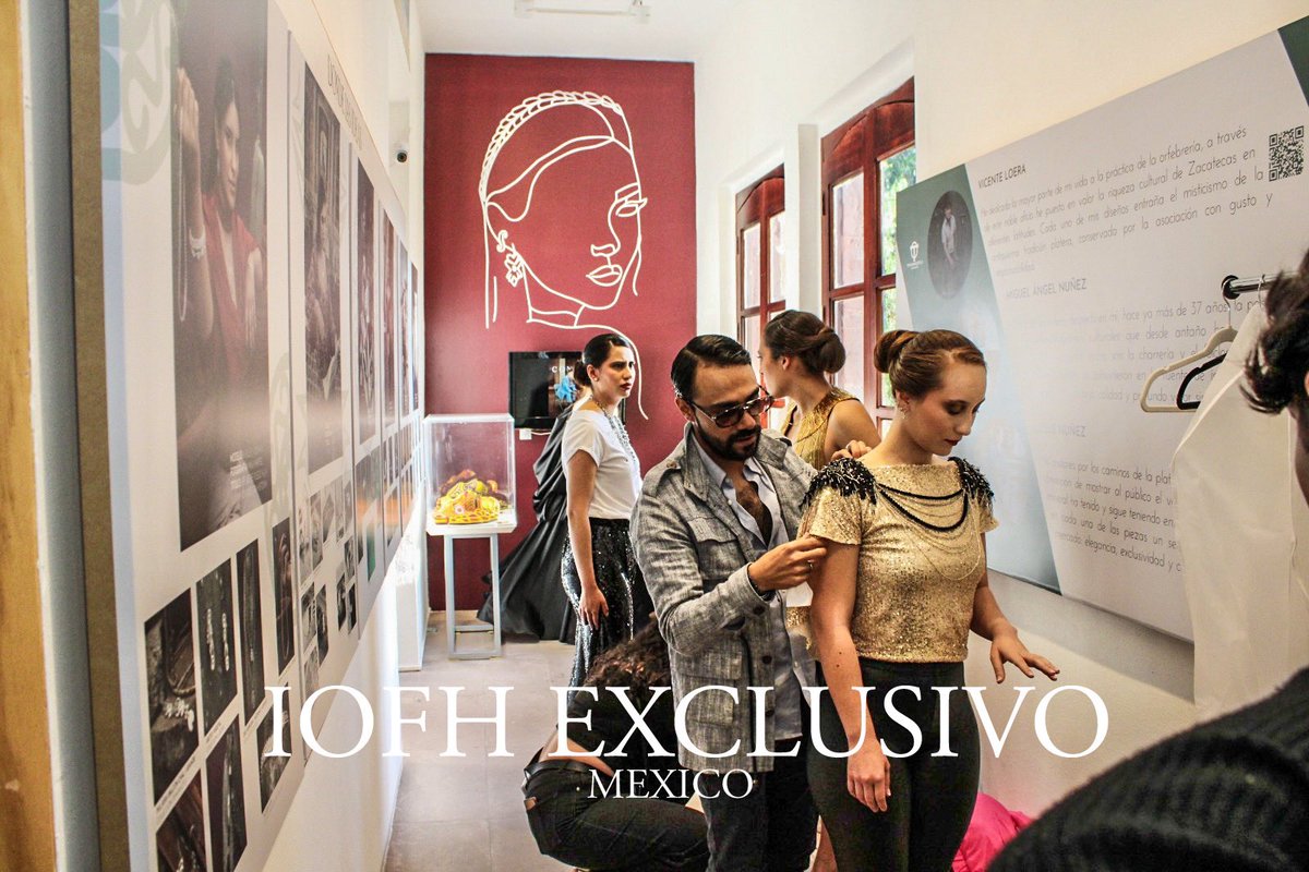 IOFHM's tweet photo. EN DONDE OCURRE LA VERDADERA MAGIA 
FOTOGRAFIA :@IMAGINERSTUDIO 
#diseñomx #diseñomexicano #fashiondesigner #diseño #iofh #iofhdesign #fashionmen #backstage #backstagephotographer #fashionstyle #fashionshow #male #malemodel #model #modelwoman #backstagemodel https://t.co/qjYtVeUYDm