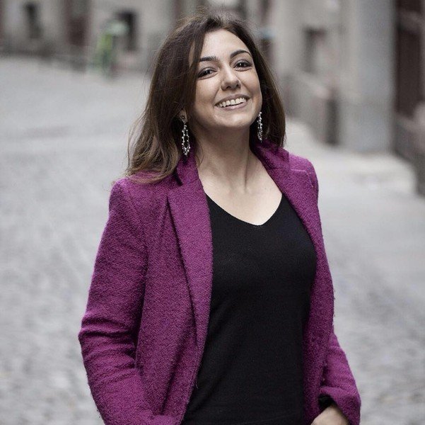 Josefa Idem si dimette da Ministro delle Pari Opportunità per presunte irregolarità nel pagamento ICI ed IMU di una seconda casa

Augusta Montaruli, dopo la condanna definitiva prr peculato, si fa eleggere Vicepresidente della commissione vigilanza RAI

Scopri le differenze