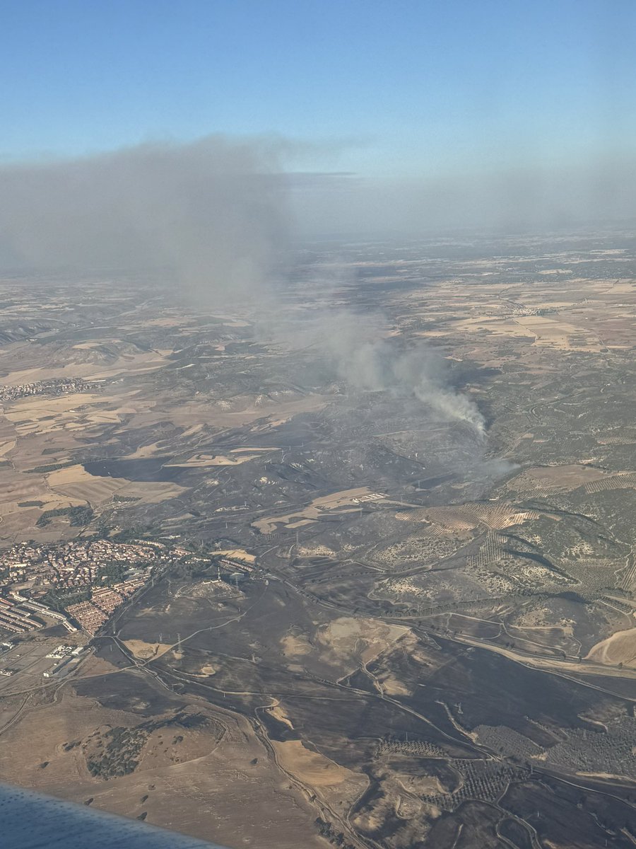 OscarBForestal's tweet image. Aquí han caído unas cuantas hectáreas...   

¡Buen trabajo a todo, en especial, a mi brigada que ha estado ahí desde el minuto 1, demostrando que los #BomberosForestales valemos muchisimo. Orgulloso de la vida que he elegido.   

#IFLoeches #BomberosForestalesCM.