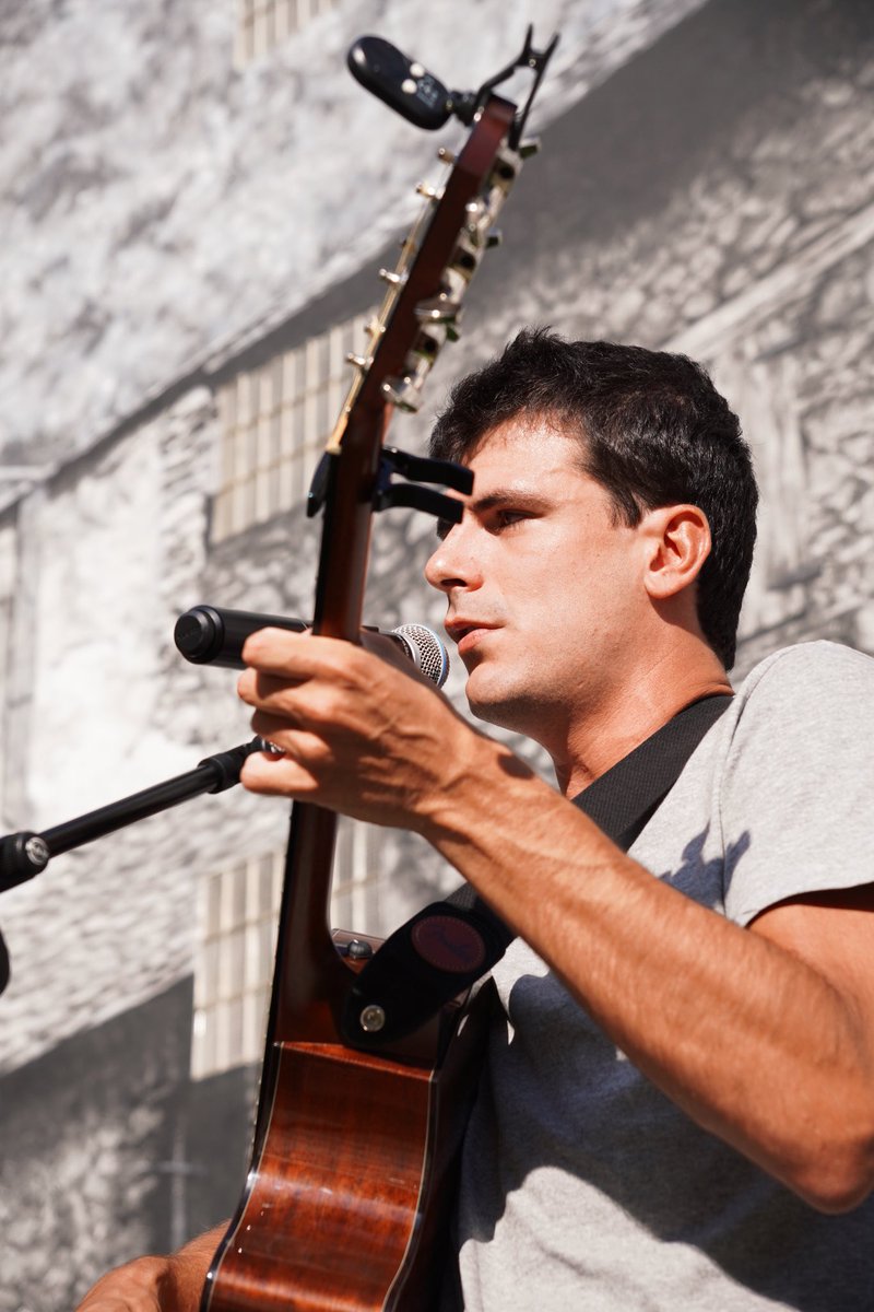 Demà dijous a les 20h toquem en format duo acústic a Sispony 😎🎸