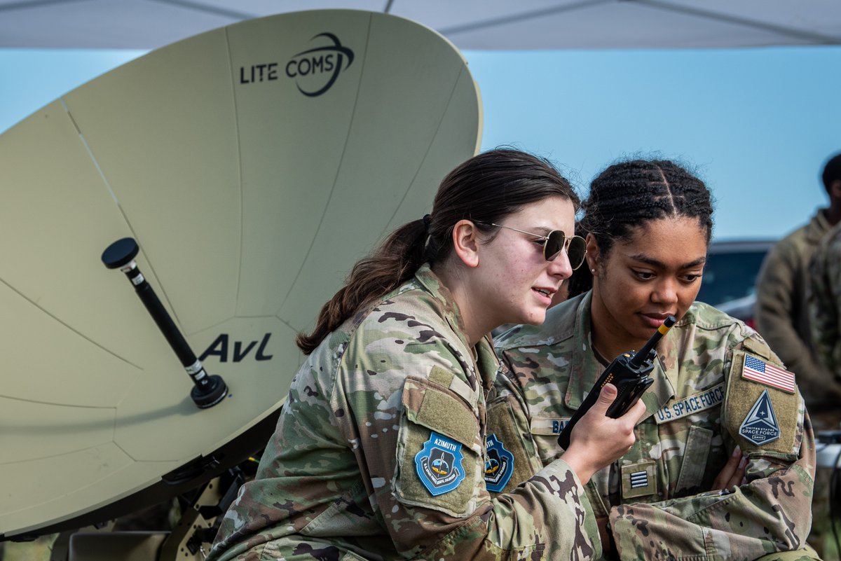 af_academy's tweet image. Cadets and midshipmen from all service academies plus ROTC detachments interested in @SpaceForceDoD careers established connections and experienced joint operations during the Azimuth summer program.📡

Learn more: usafa.edu/Azimuth

#Azimuth #SpaceForce #USAFA #FutureFight