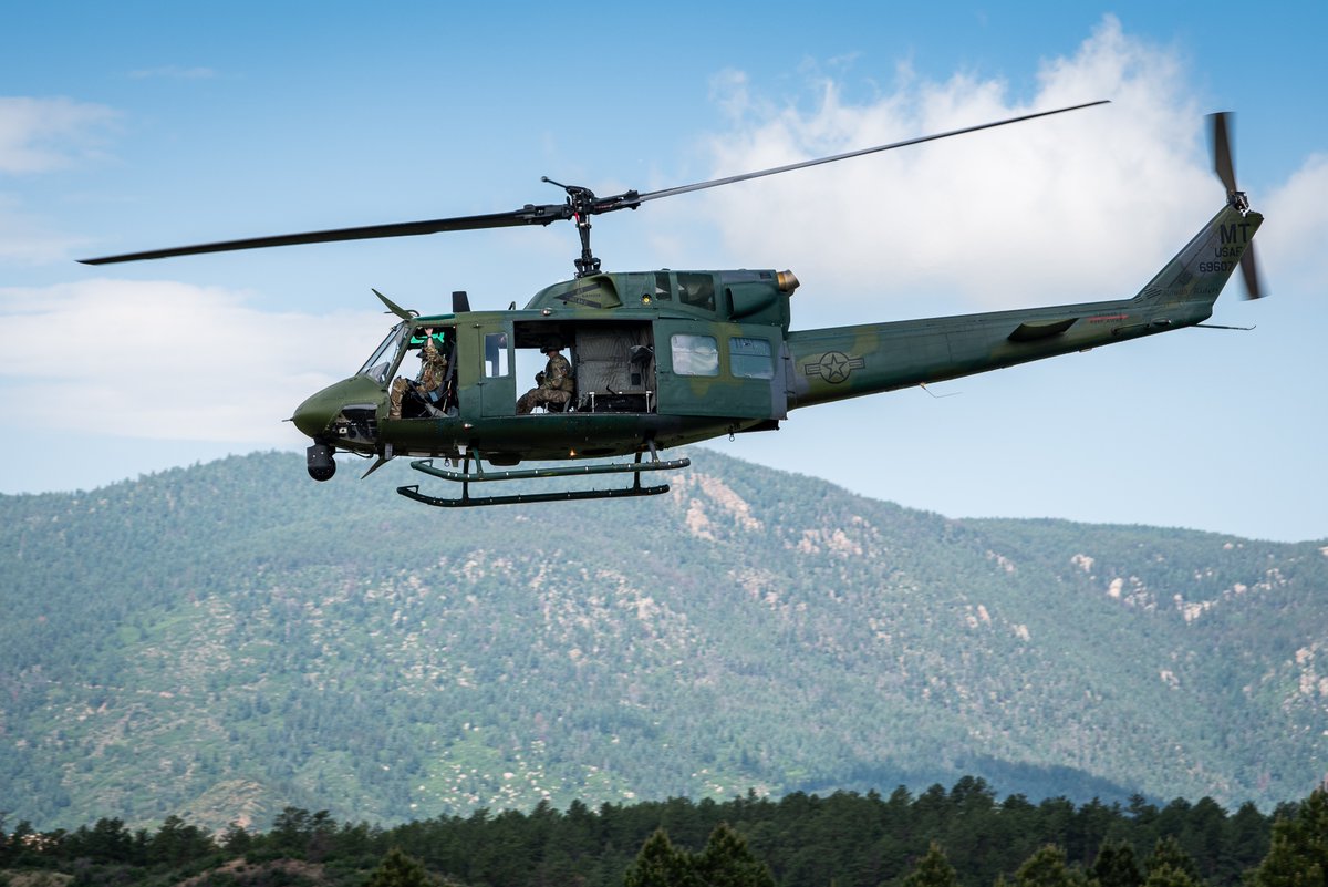 af_academy's tweet image. Cadets and midshipmen from all service academies plus ROTC detachments interested in @SpaceForceDoD careers established connections and experienced joint operations during the Azimuth summer program.📡

Learn more: usafa.edu/Azimuth

#Azimuth #SpaceForce #USAFA #FutureFight
